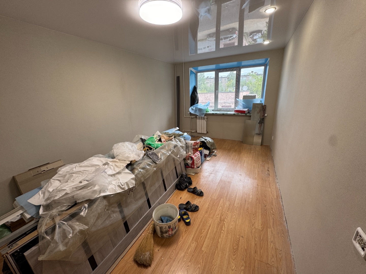 Срочная продажа! Прекрасная однокомнатная квартира в Тагилстроевском районе ждет своего нового владельца! 
Идеально подойдет как для самостоятельного проживания, так и для инвестиций. 
Тихие спокойные соседи, всегда есть парковочные места. 
В квартире произведен ремонт, обновили все, есть недоделки,