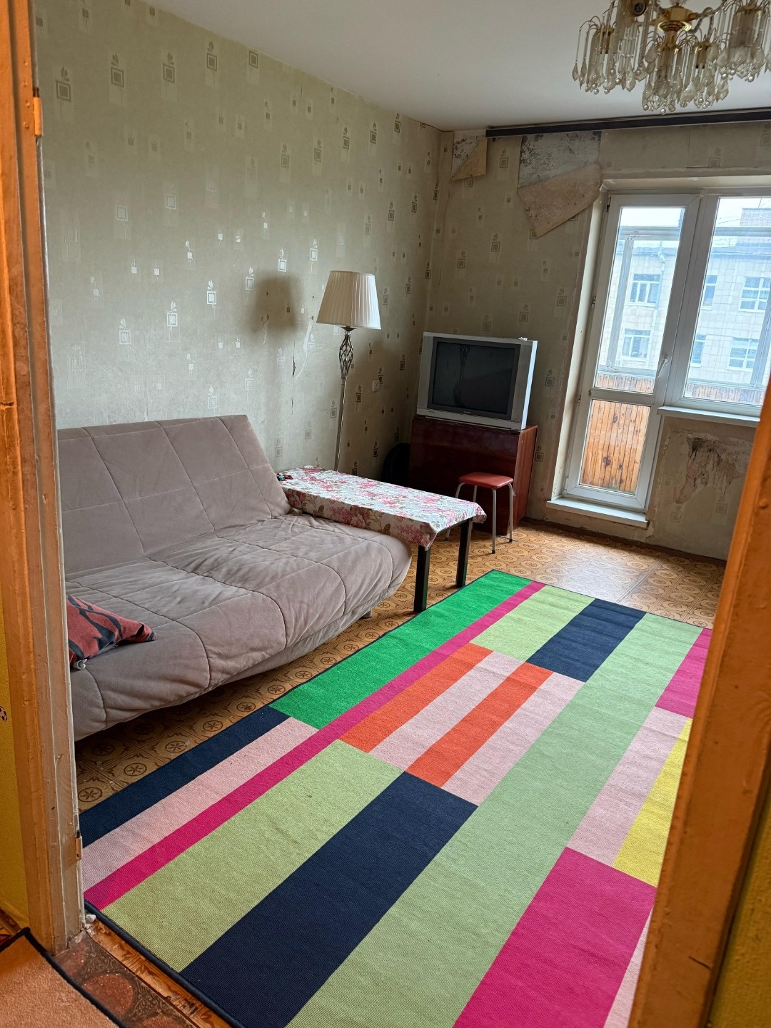 Продается 2-комнатная квартира улучшенной планировки, Монтажников, 78, на четвертом  этаж в пятиэтажном доме.
Комнаты изолированные, санузел раздельный. Квартира расположением комнат – на разные стороны. Из окон – вид на лес. Балкон застеклён.
Состояние квартиры обычное. Дает возможность сделать рем