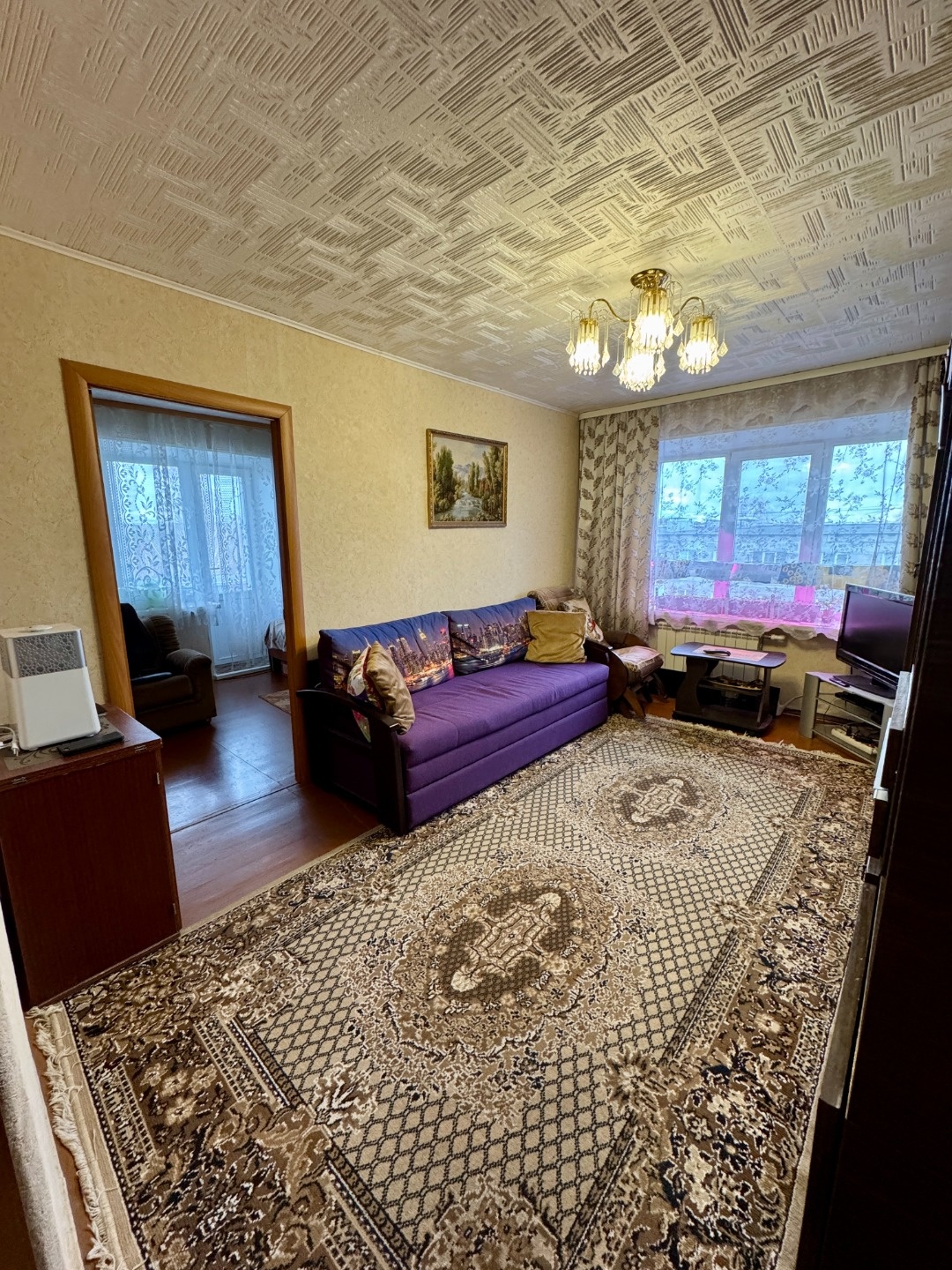 Продаётся уютная трёхкомнатная квартира площадью 51.2 квадратных метра на пятом этаже пятиэтажного блочного дома, расположенного в микрорайоне Лебяжка по адресу: город Нижний Тагил, улица Ермака, дом 23. Дом имеет хорошо оборудованную придомовую территорию с детской и спортивной площадками.

Квартир