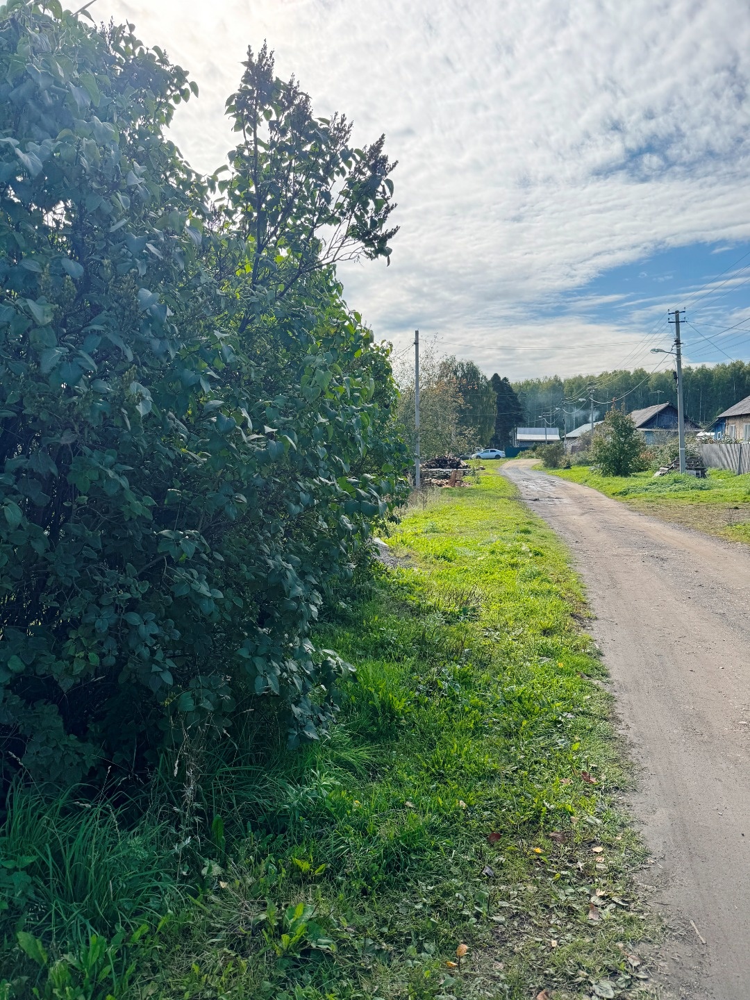 Продаётся однокомнатная квартира площадью 37.6 квадратных метров, расположенная в посёлок Чащино, улица Таёжная, дом 9. 

Квартира идеально подойдёт тем, кто ценит спокойствие и уединение после насыщенного дня. Окна помещения выходят в тихий двор, что обеспечивает дополнительный комфорт и отсутствие